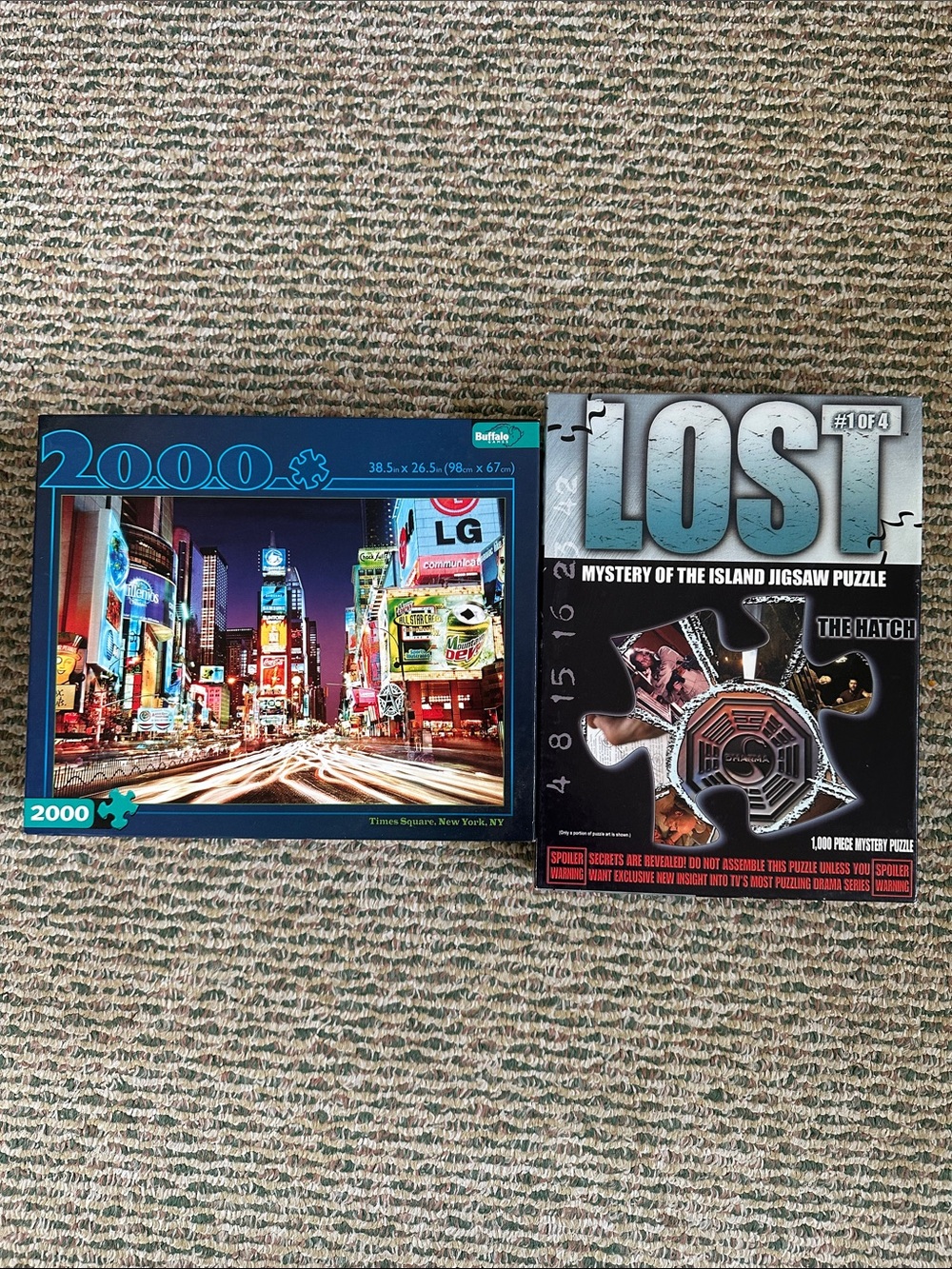 2 Puzzles-2000-Piece Times Square Jigsaw Puzzle and 1000 Lost Puzzle